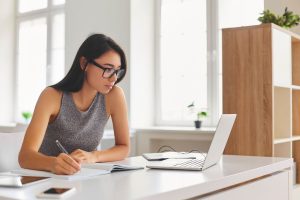 Subsidios y Préstamos para Estudiantes en Canadá – Cómo Aplicar