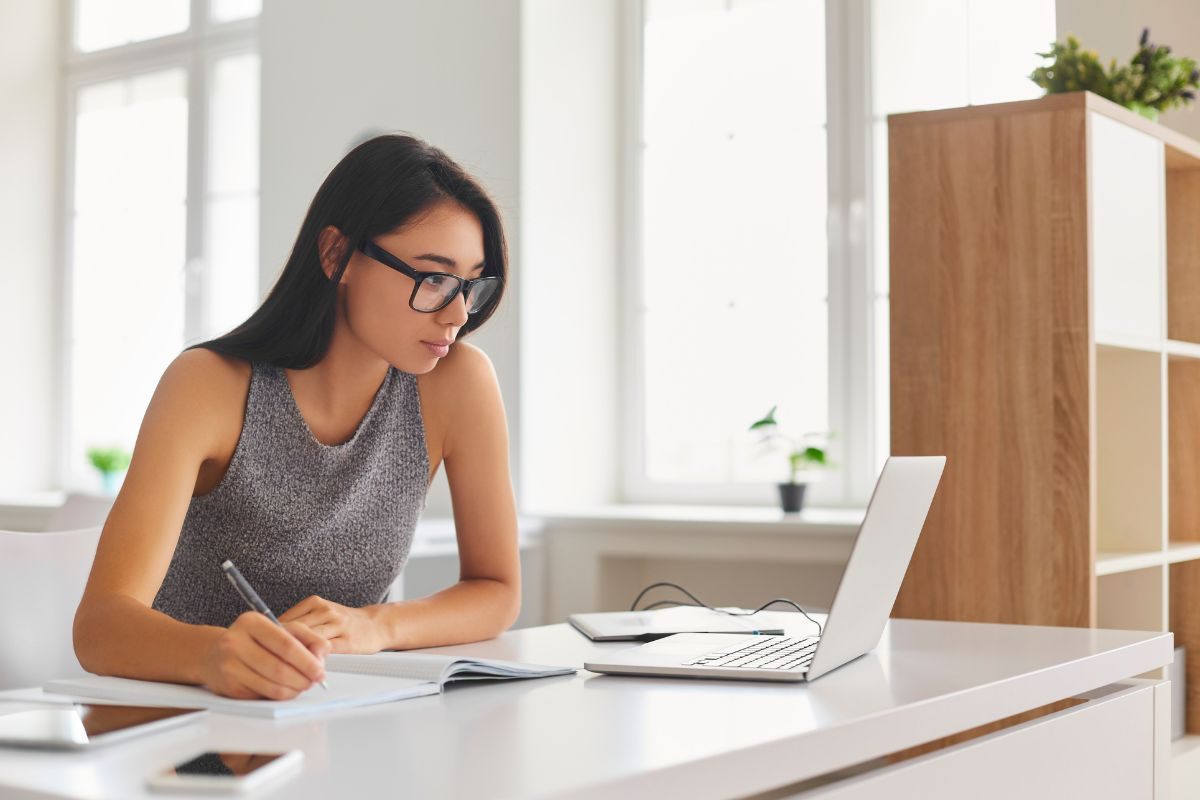 Subsidios y Préstamos para Estudiantes en Canadá - Cómo Aplicar