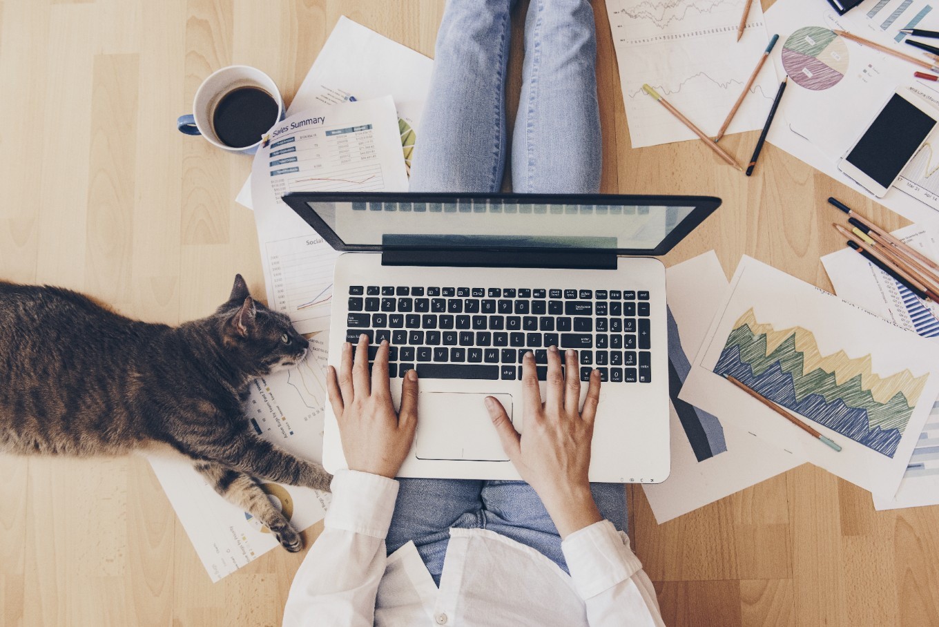 Trabaja desde tu casa - Descubre cómo encontrar un trabajo remoto en línea